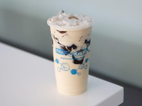 Honey Roasted Milk Tea w Grass Jelly